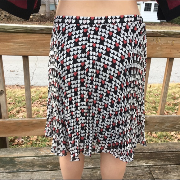 Heart Pleated Print Skirt! - Picture 2 of 4